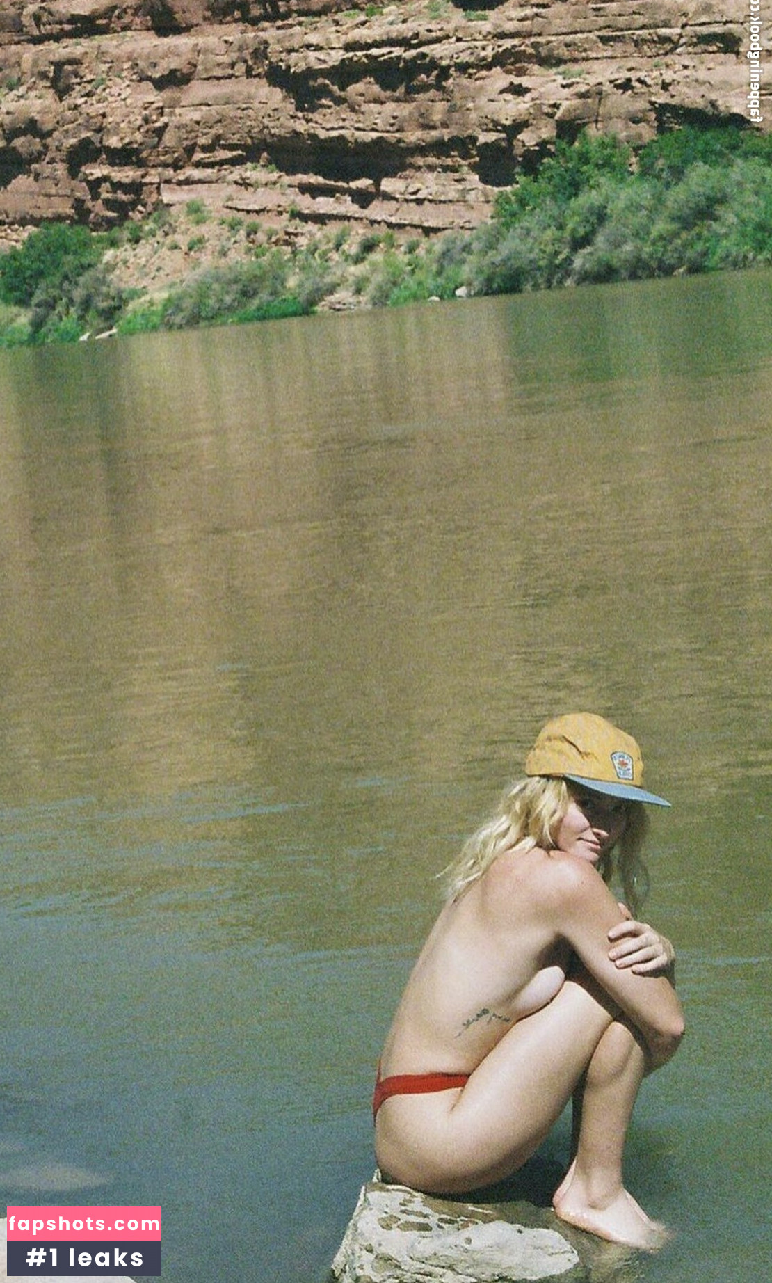 Willow Shields gallery photo #45