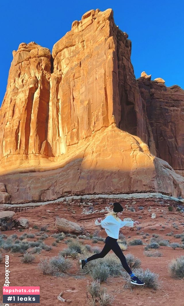 Willow Shields gallery photo #62