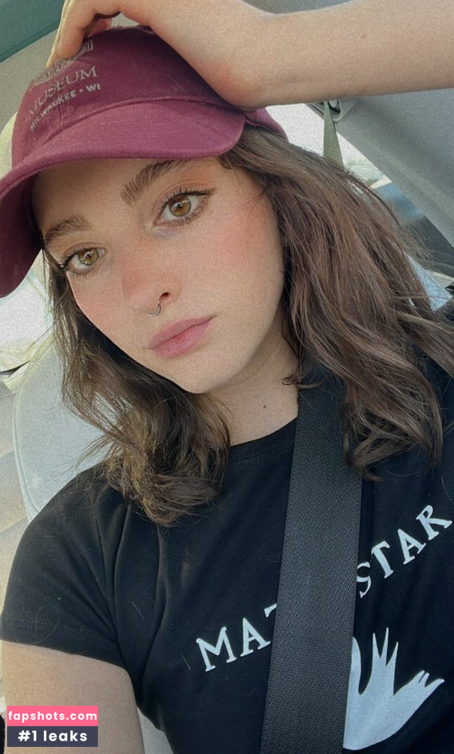 Willow Shields gallery photo #69