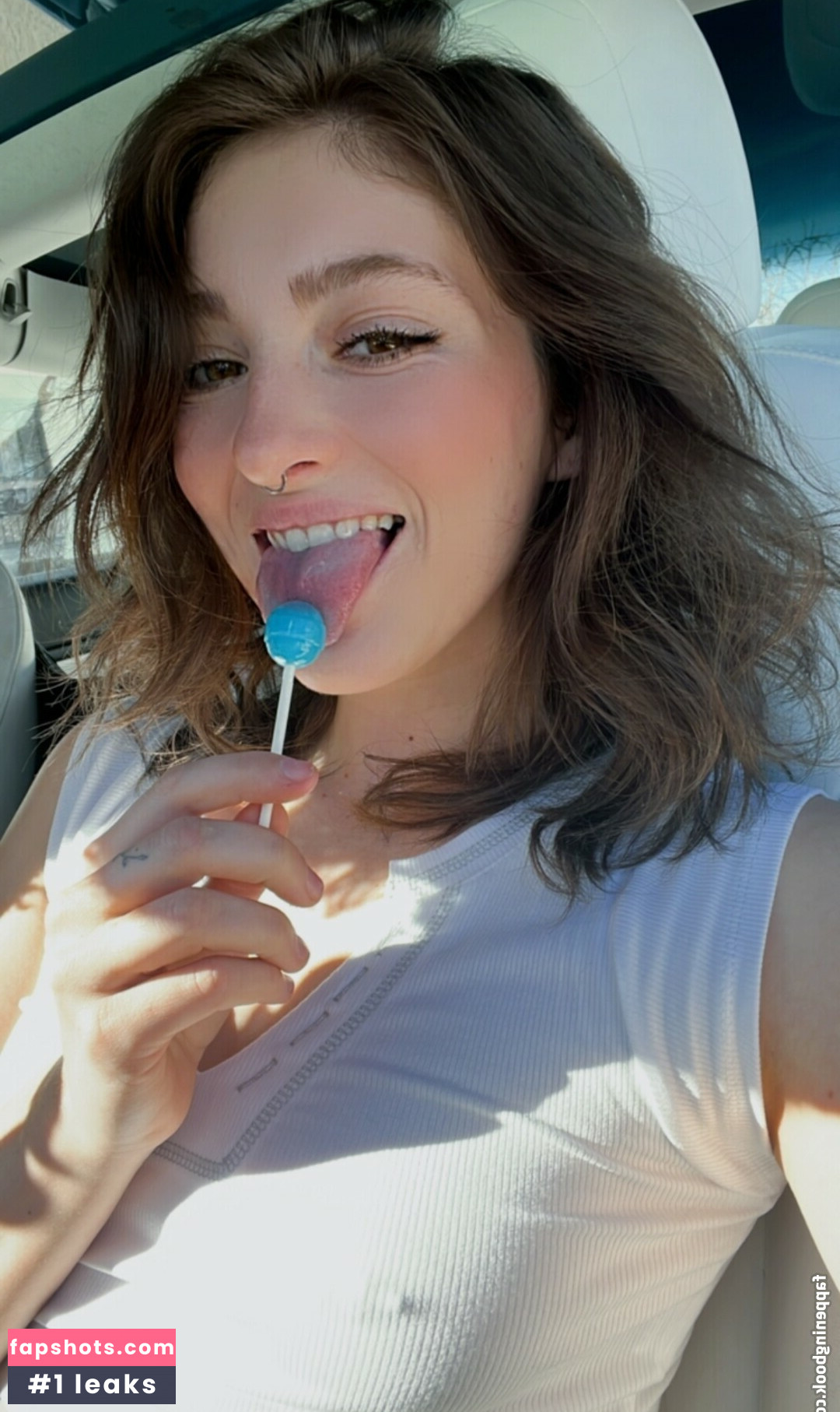 Willow Shields gallery photo #71