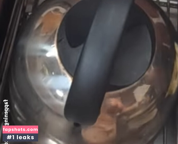 Wind Hippie Sailing nude babe gallery