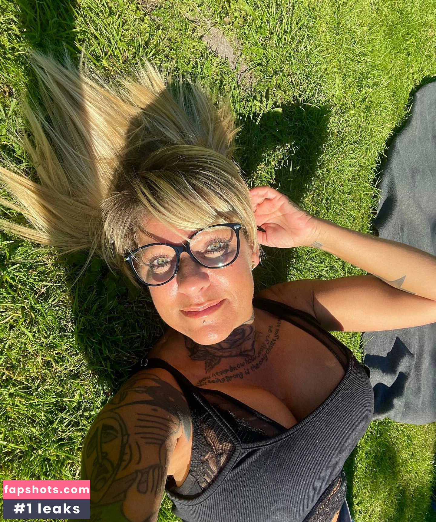 Winnie Nielsen gallery photo #25