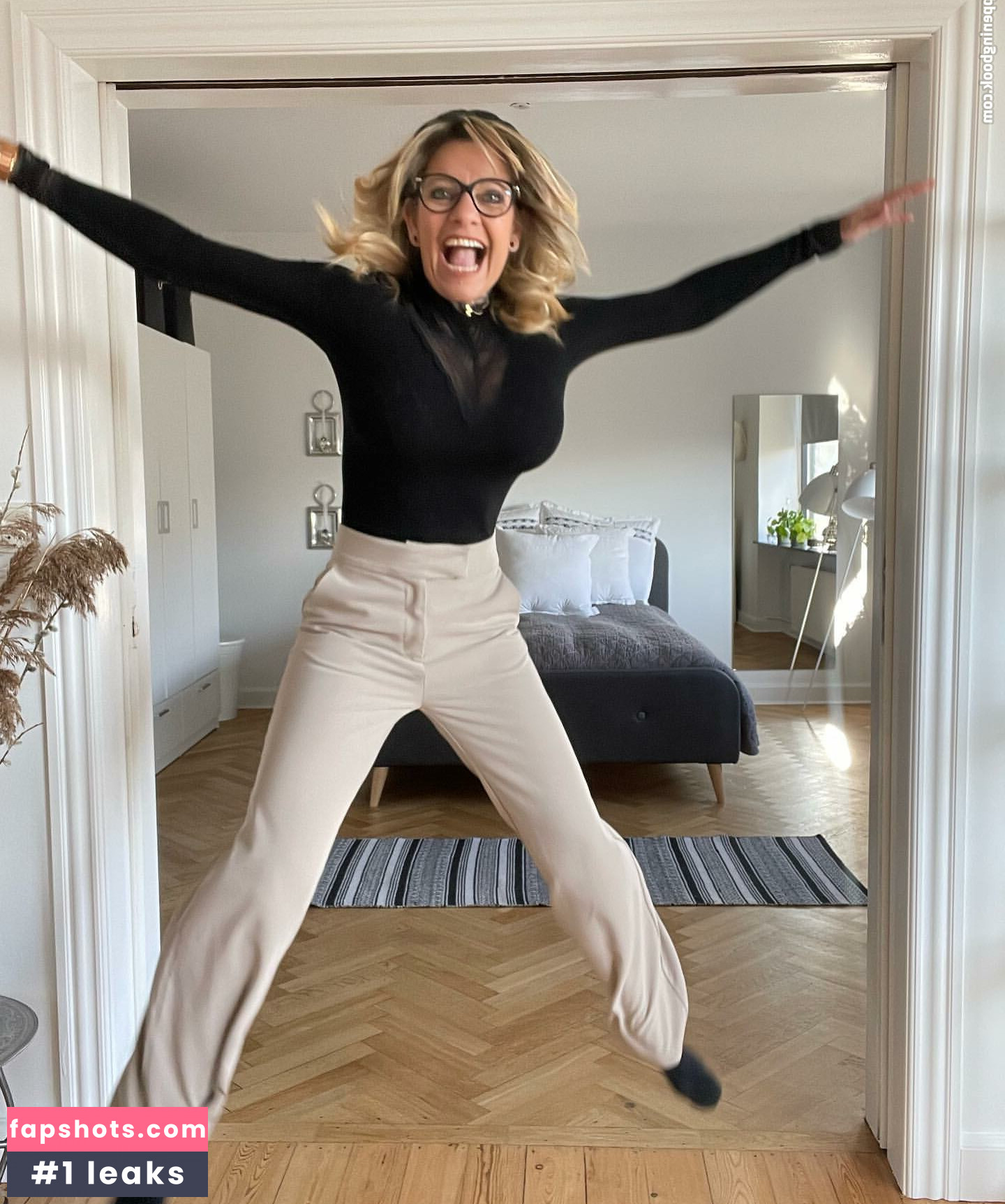 Winnie Nielsen gallery photo #4