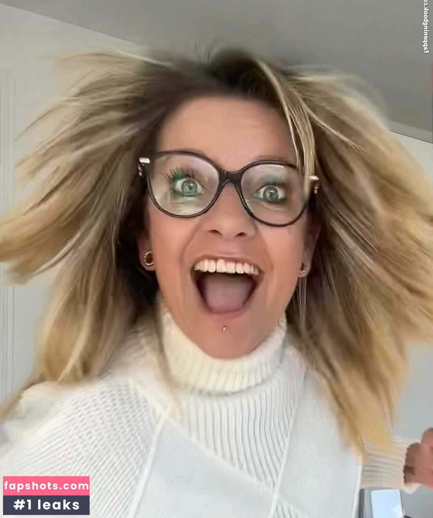 Winnie Nielsen gallery photo #5