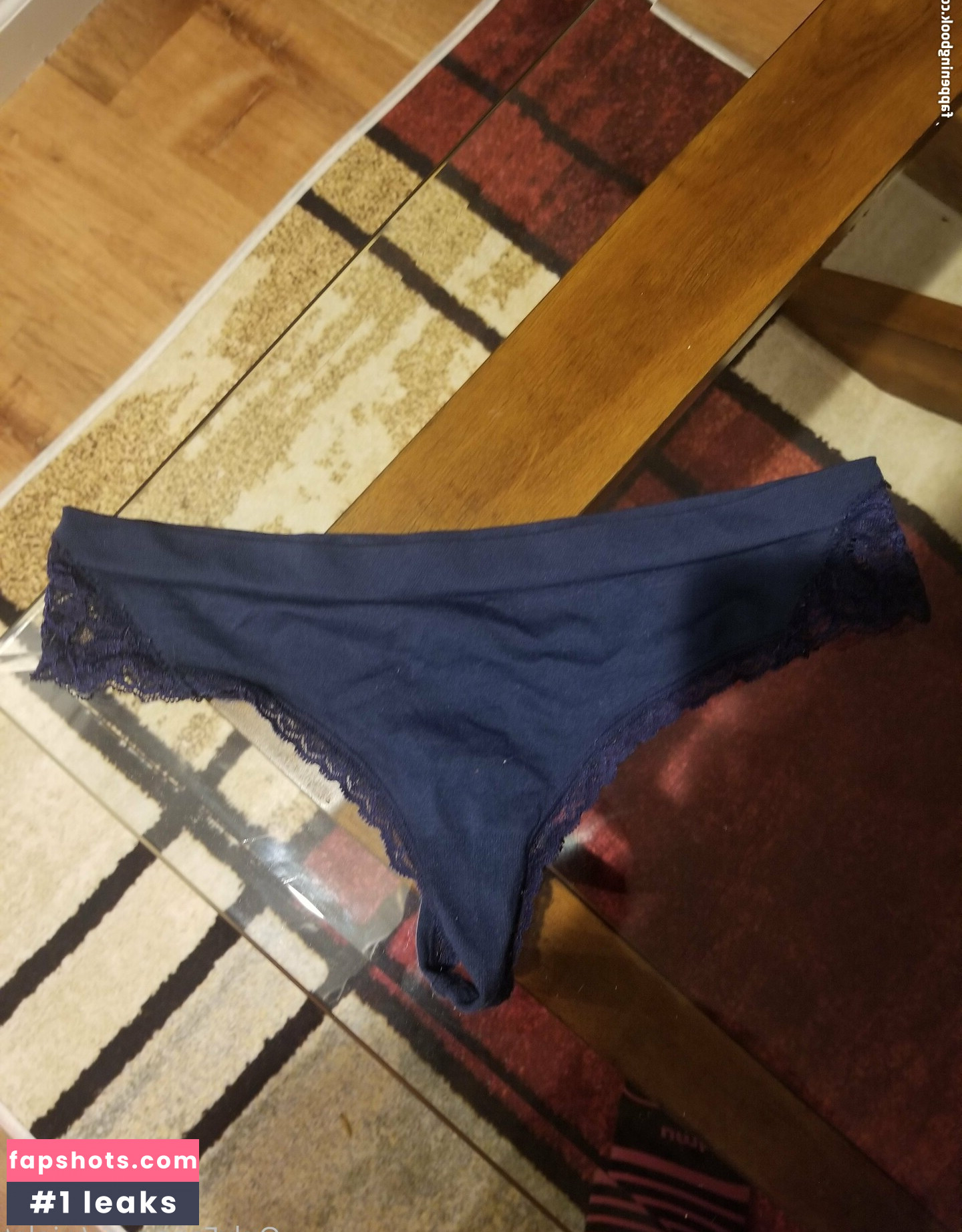 wiolet nude babe gallery