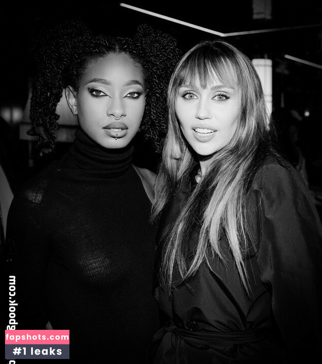 Wllow Smith gallery photo #2