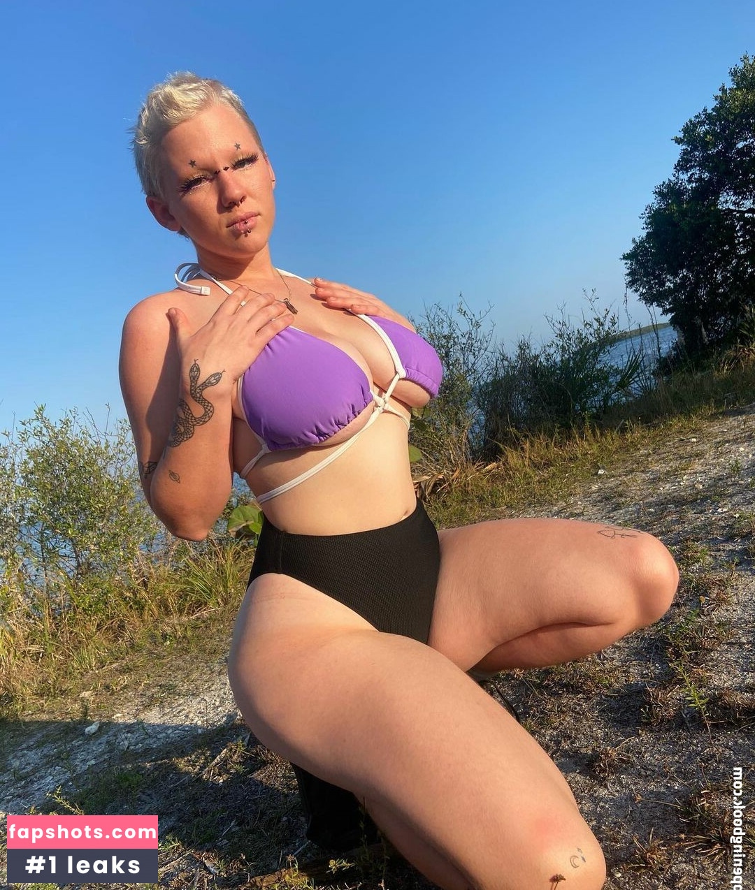 WoahPhinn gallery photo #4