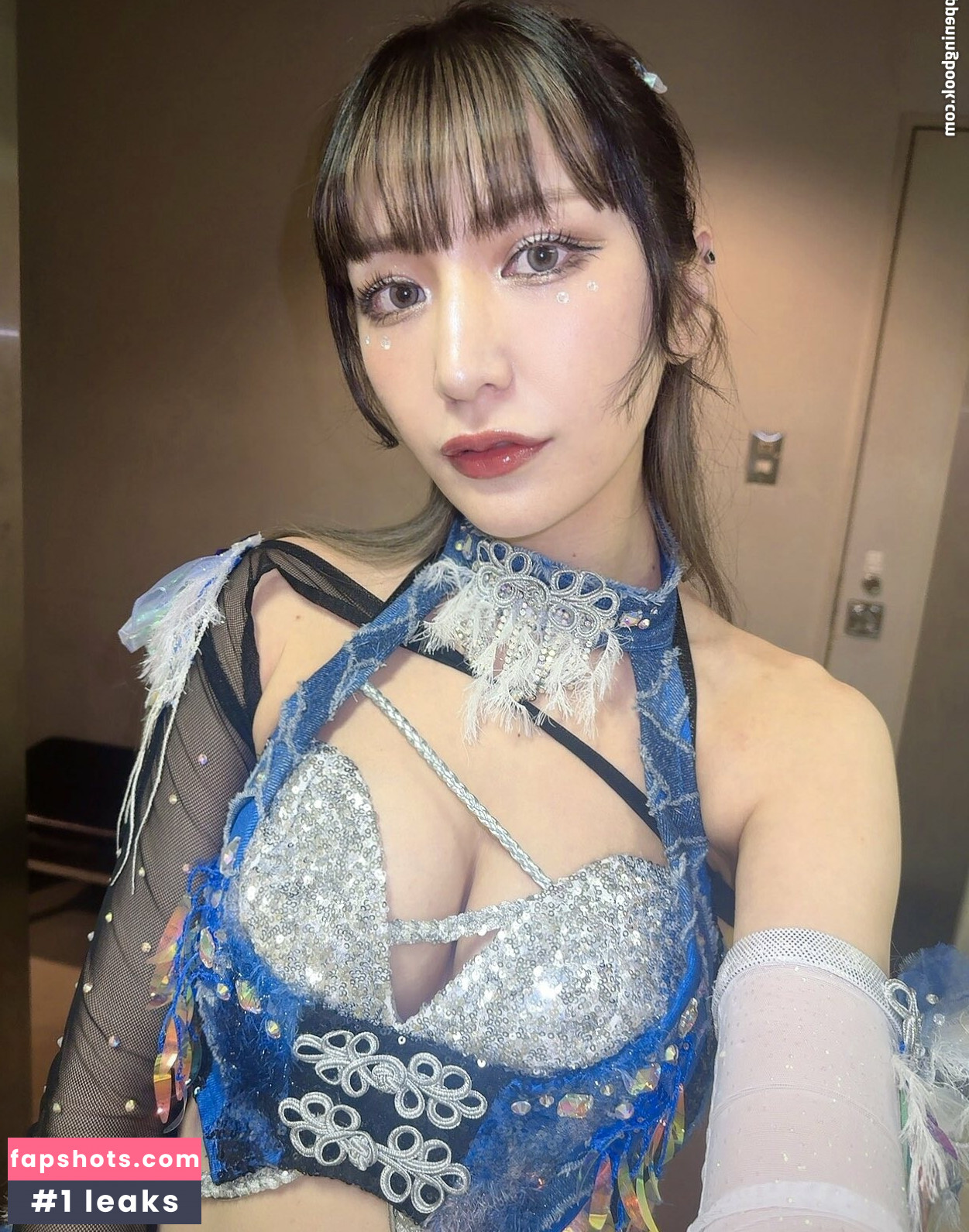 WomenJoshi gallery photo #2