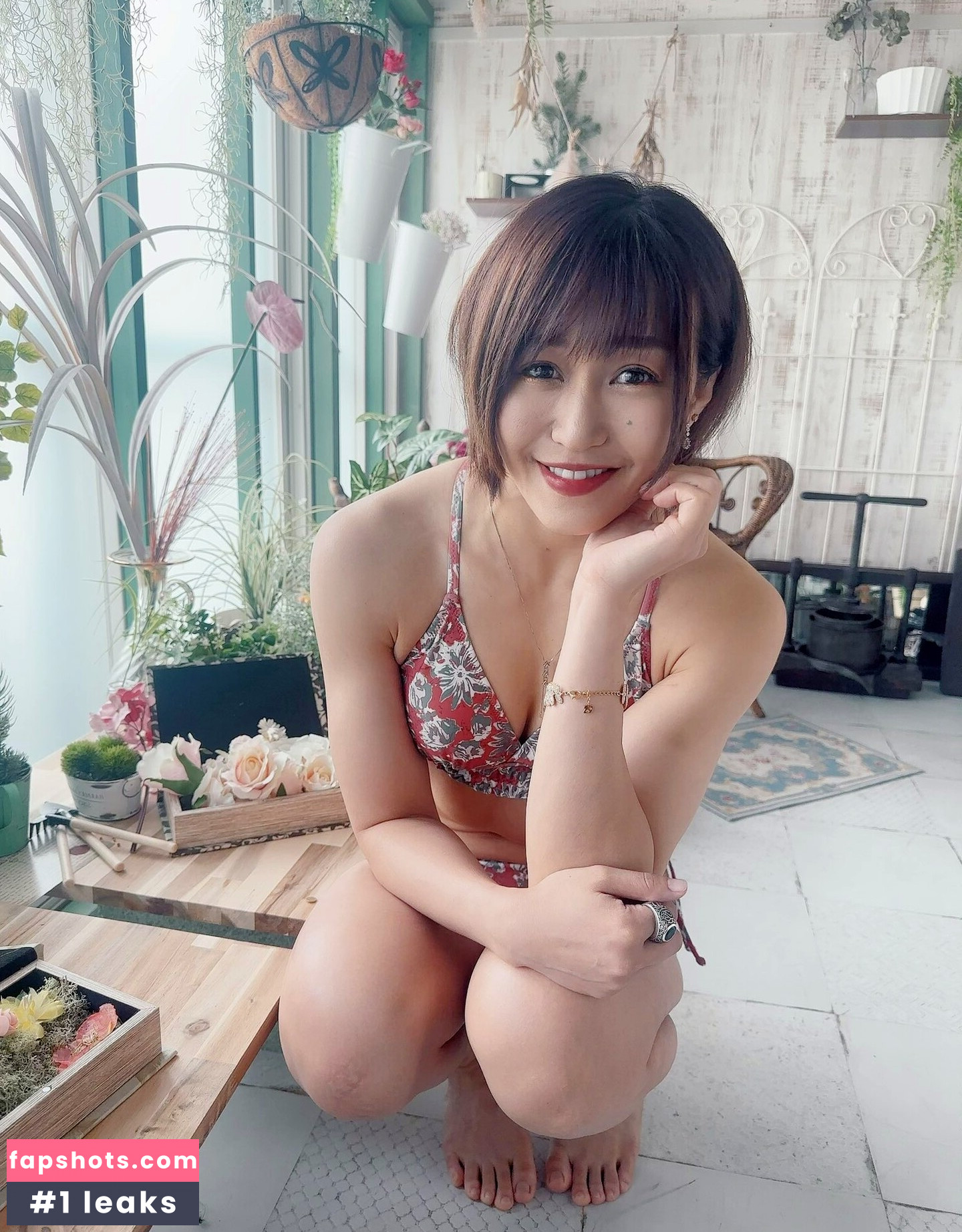 WomenJoshi gallery photo #278