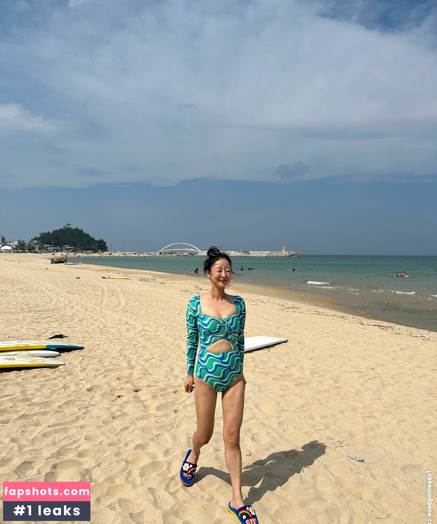 WomenK-pop gallery photo #141