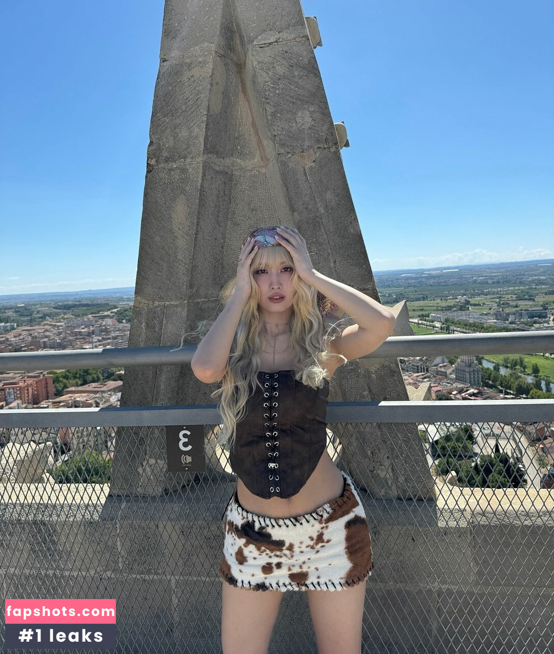 WomenK-pop gallery photo #302