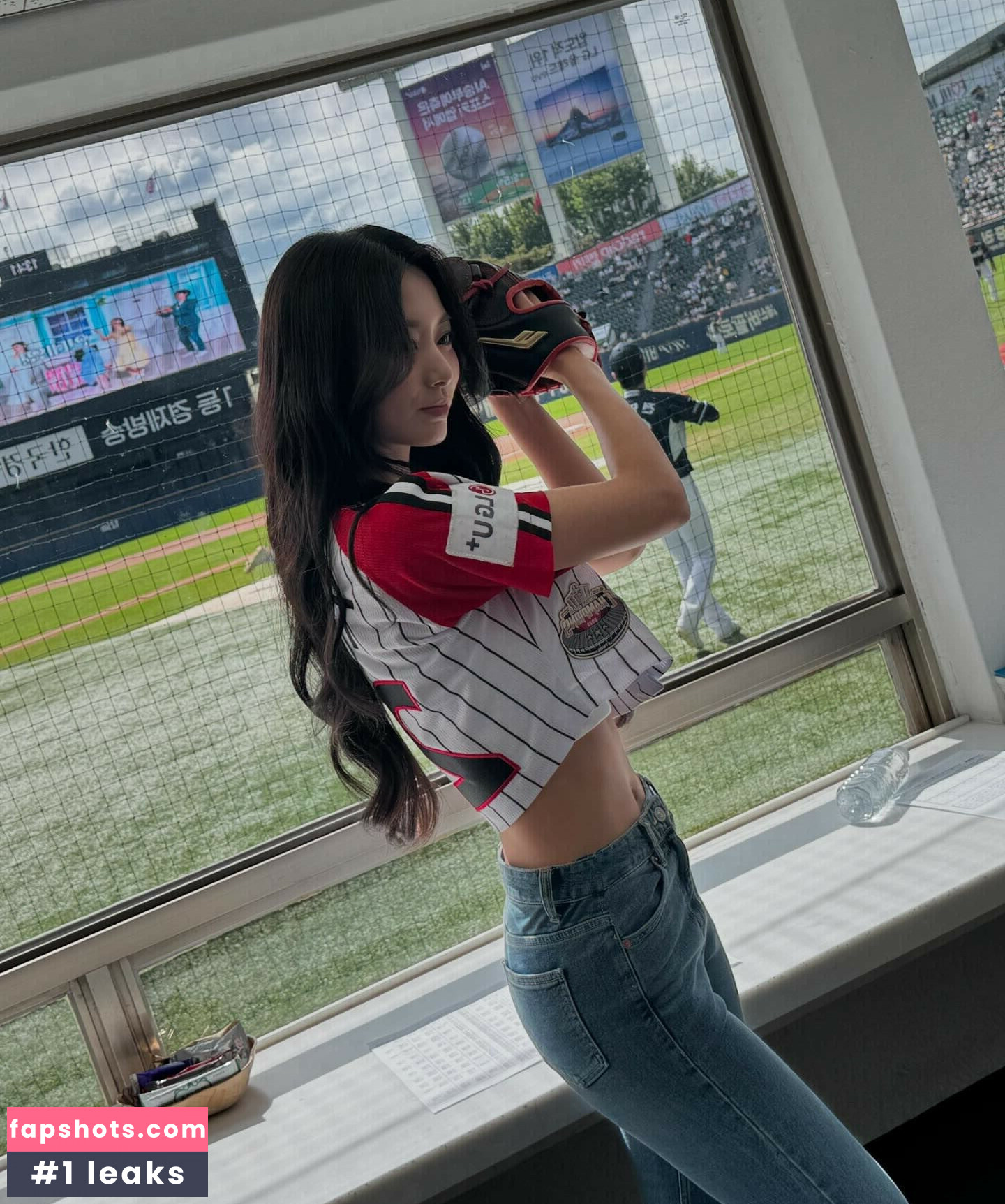 WomenK-pop gallery photo #391