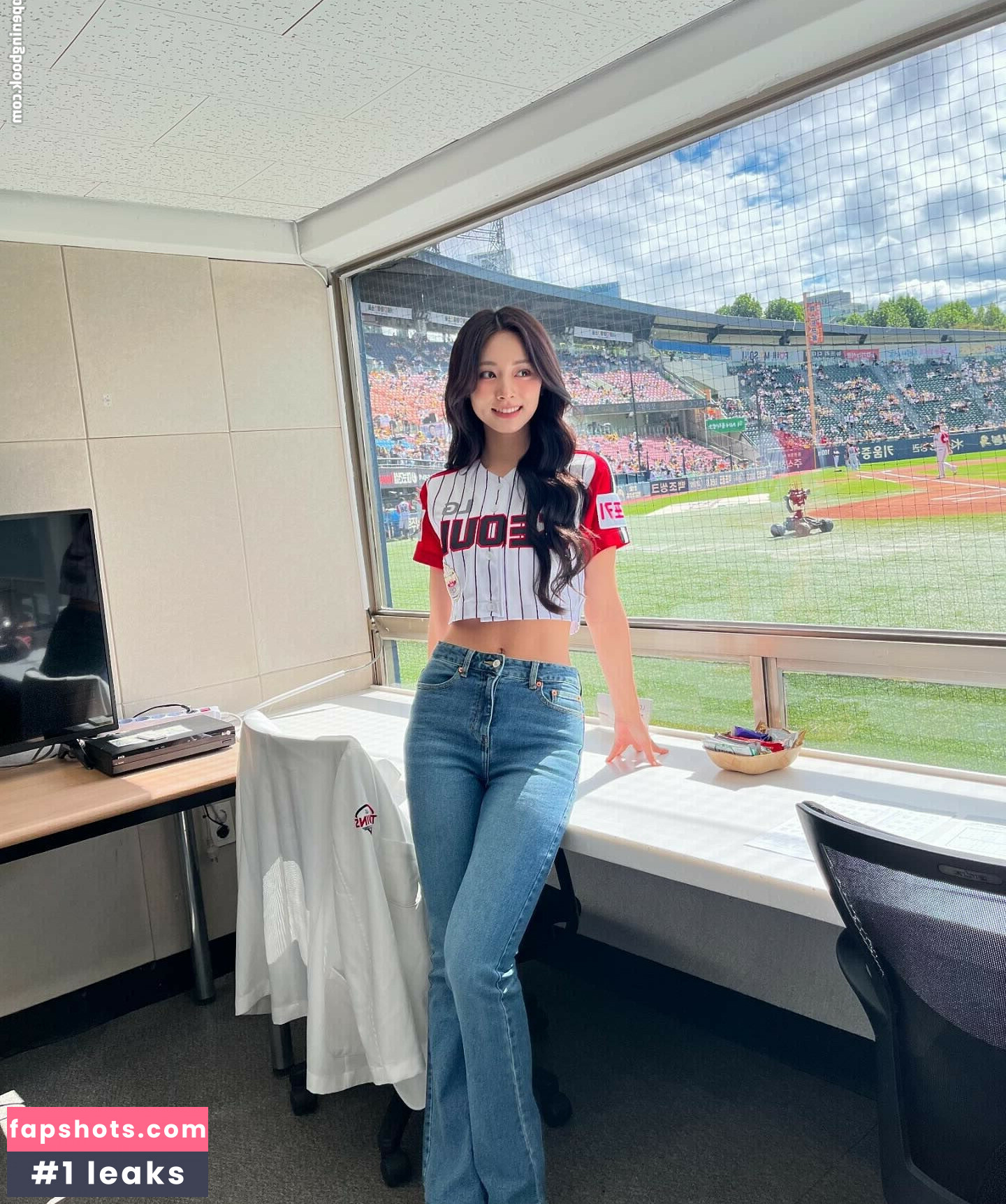 WomenK-pop gallery photo #393