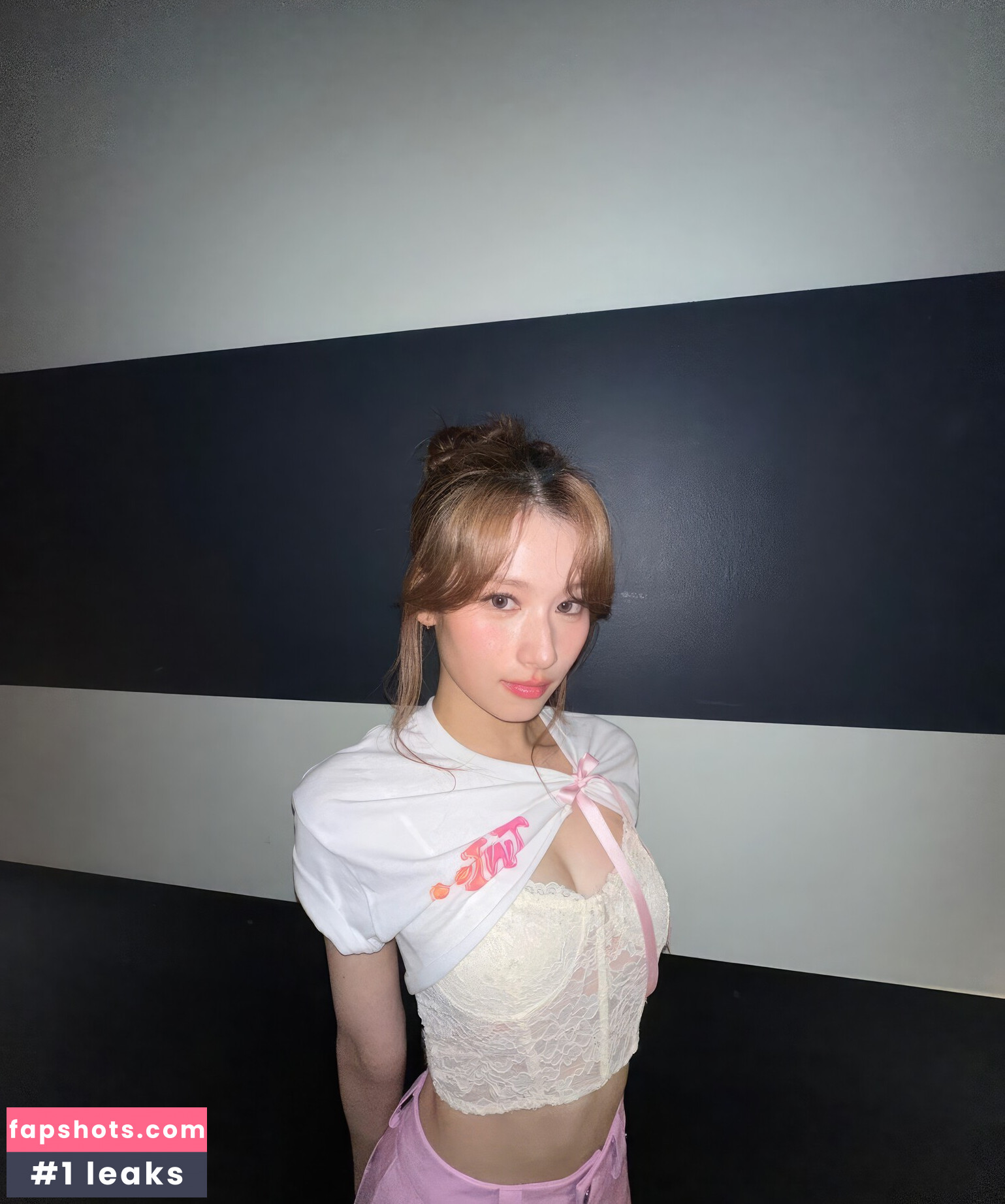 WomenK-pop gallery photo #585