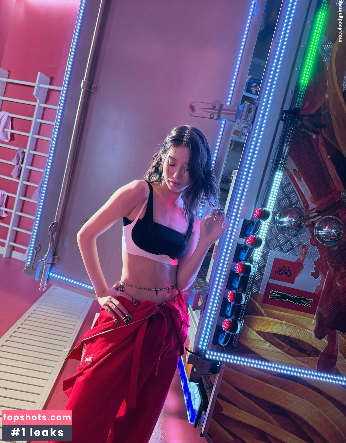 WomenK-pop gallery photo #84