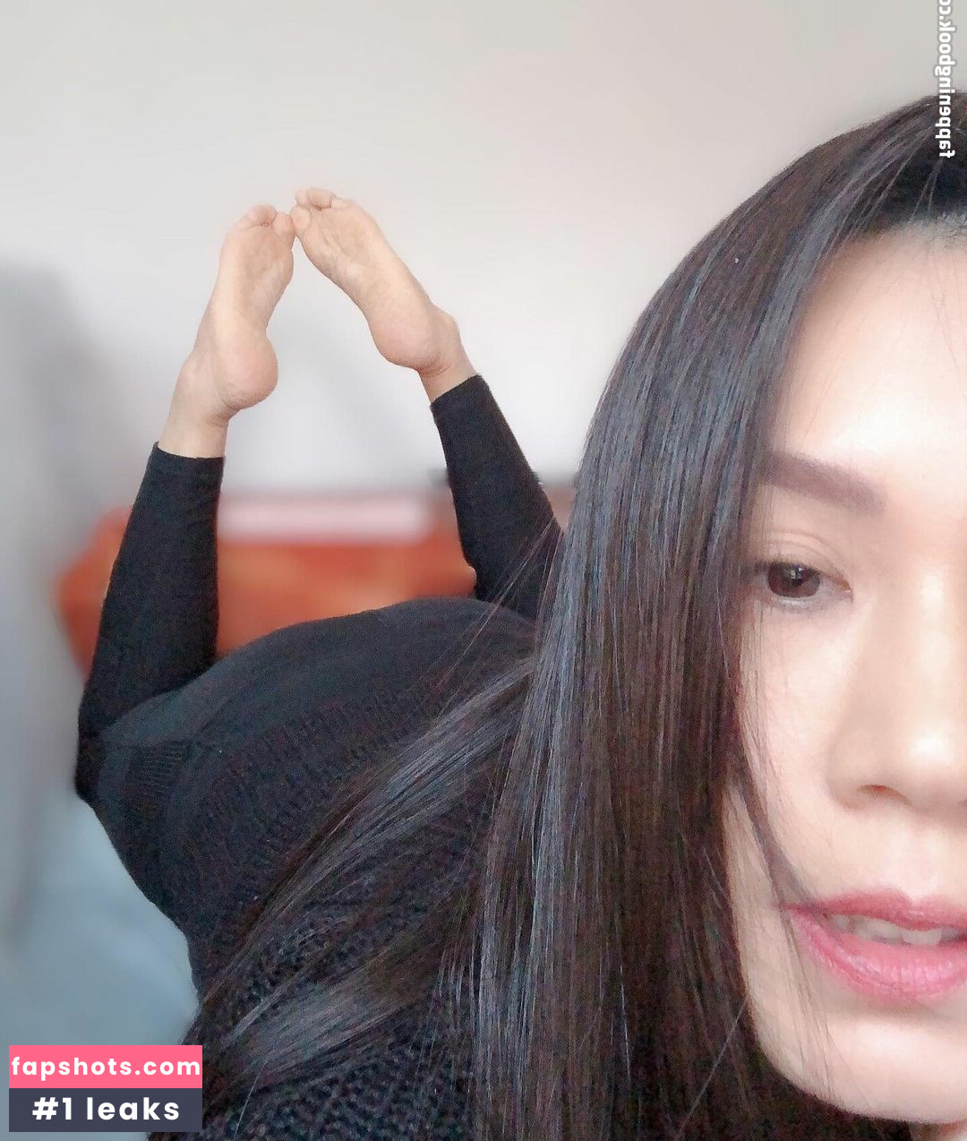 Worldsexiestfeet nude babe gallery