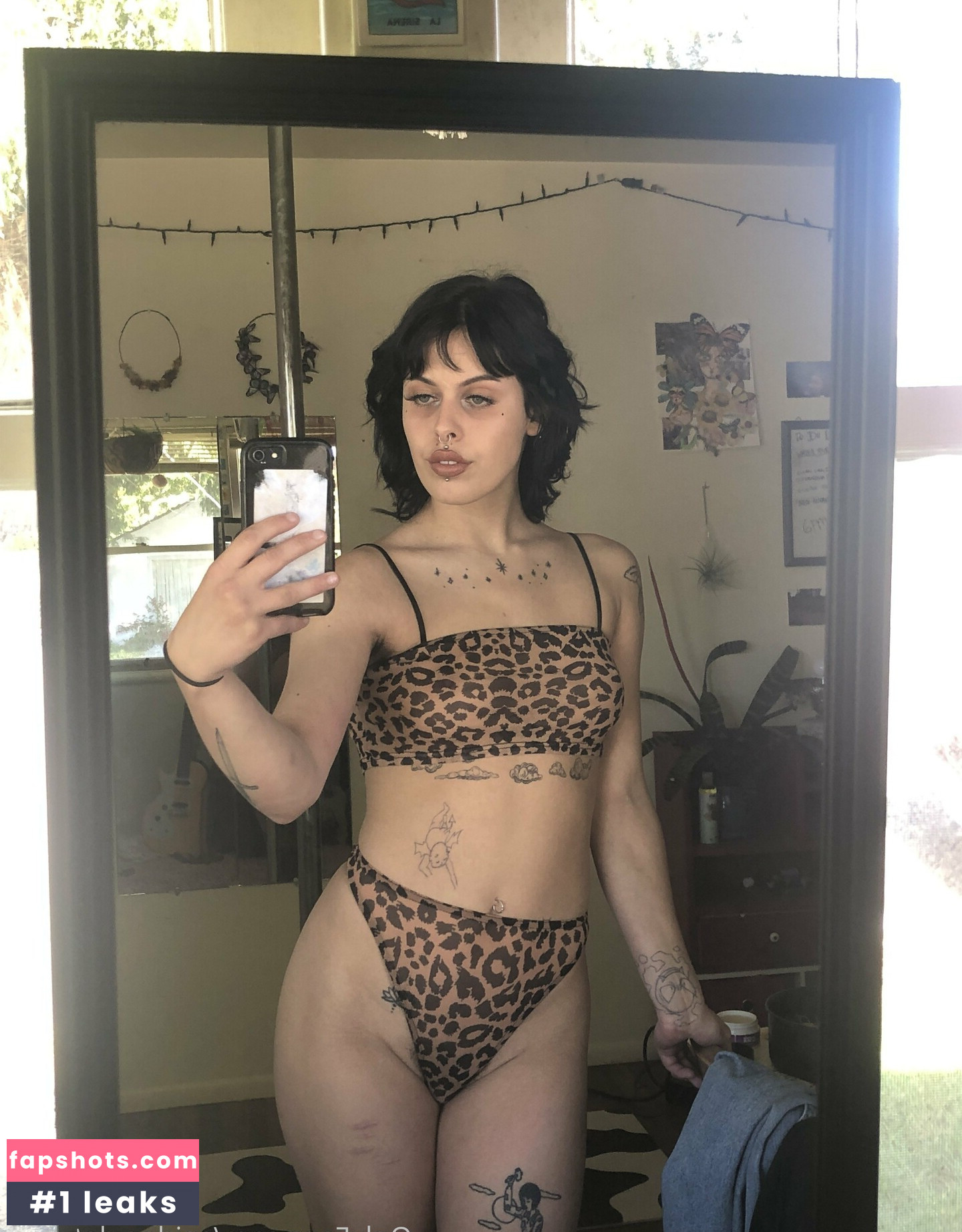 wormsinmyclownsuit gallery photo #7