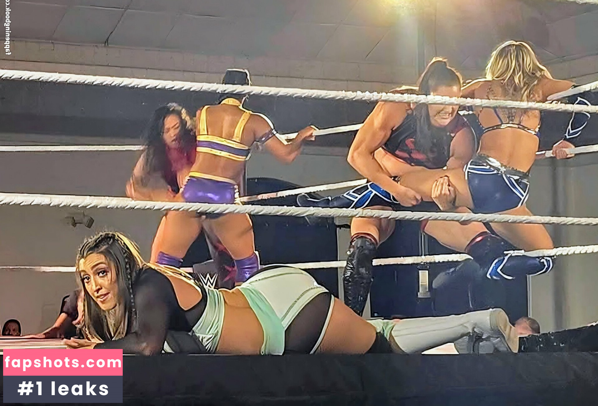 Wren Sinclair nude babe gallery