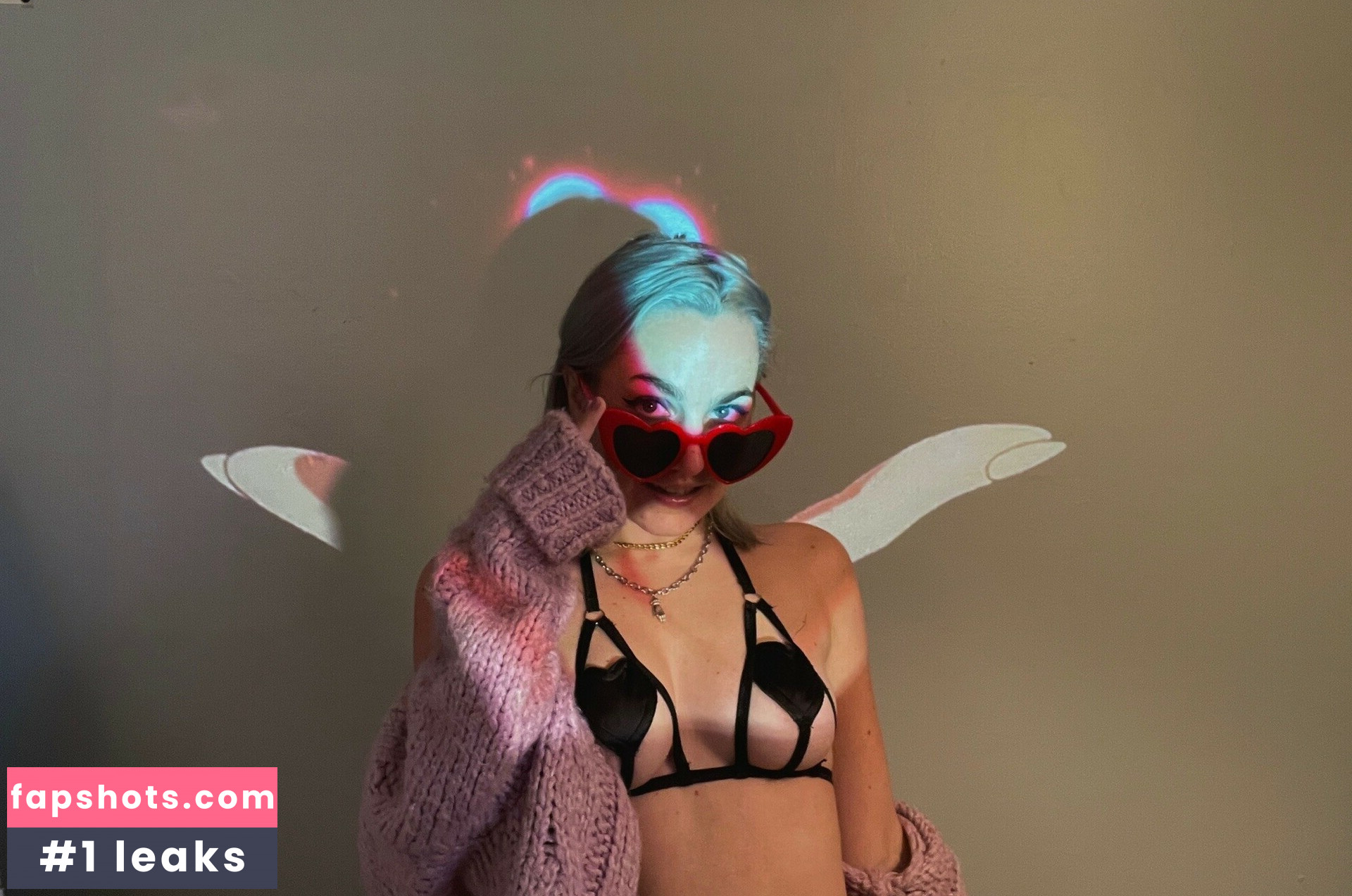 Wretched.Wren gallery photo #2