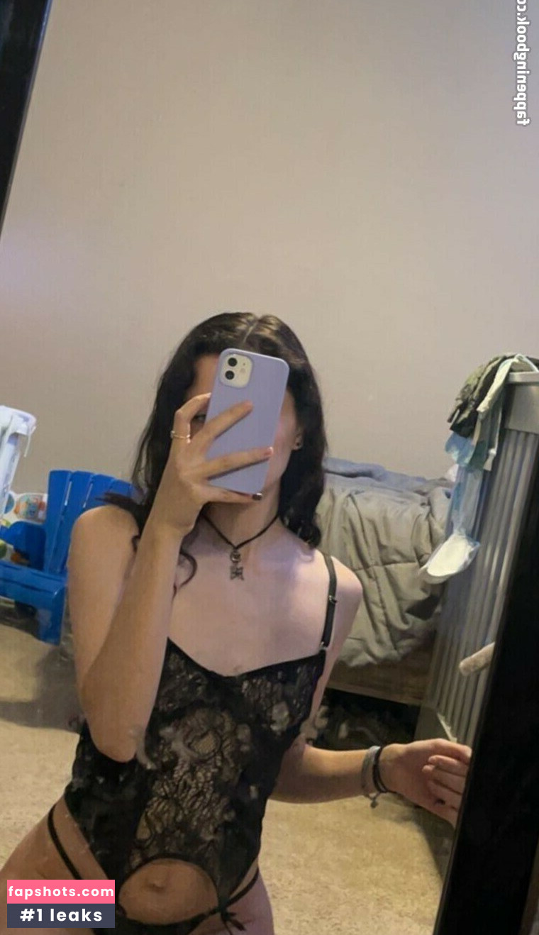 Wuvelizabeth gallery photo #7