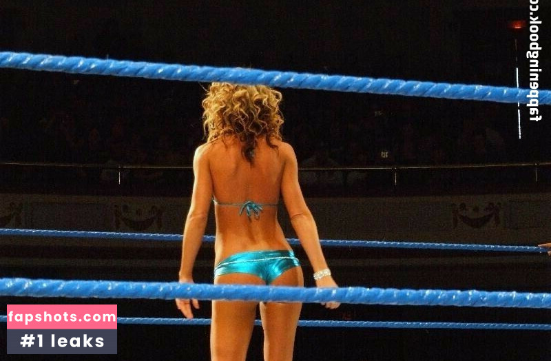 WWE Michelle McCool gallery photo #17