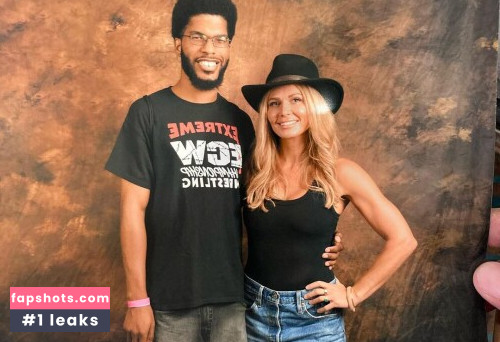 WWE Torrie Wilson gallery photo #1009