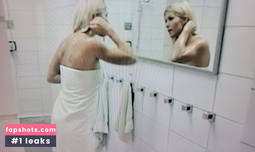 WWE Torrie Wilson gallery photo #836