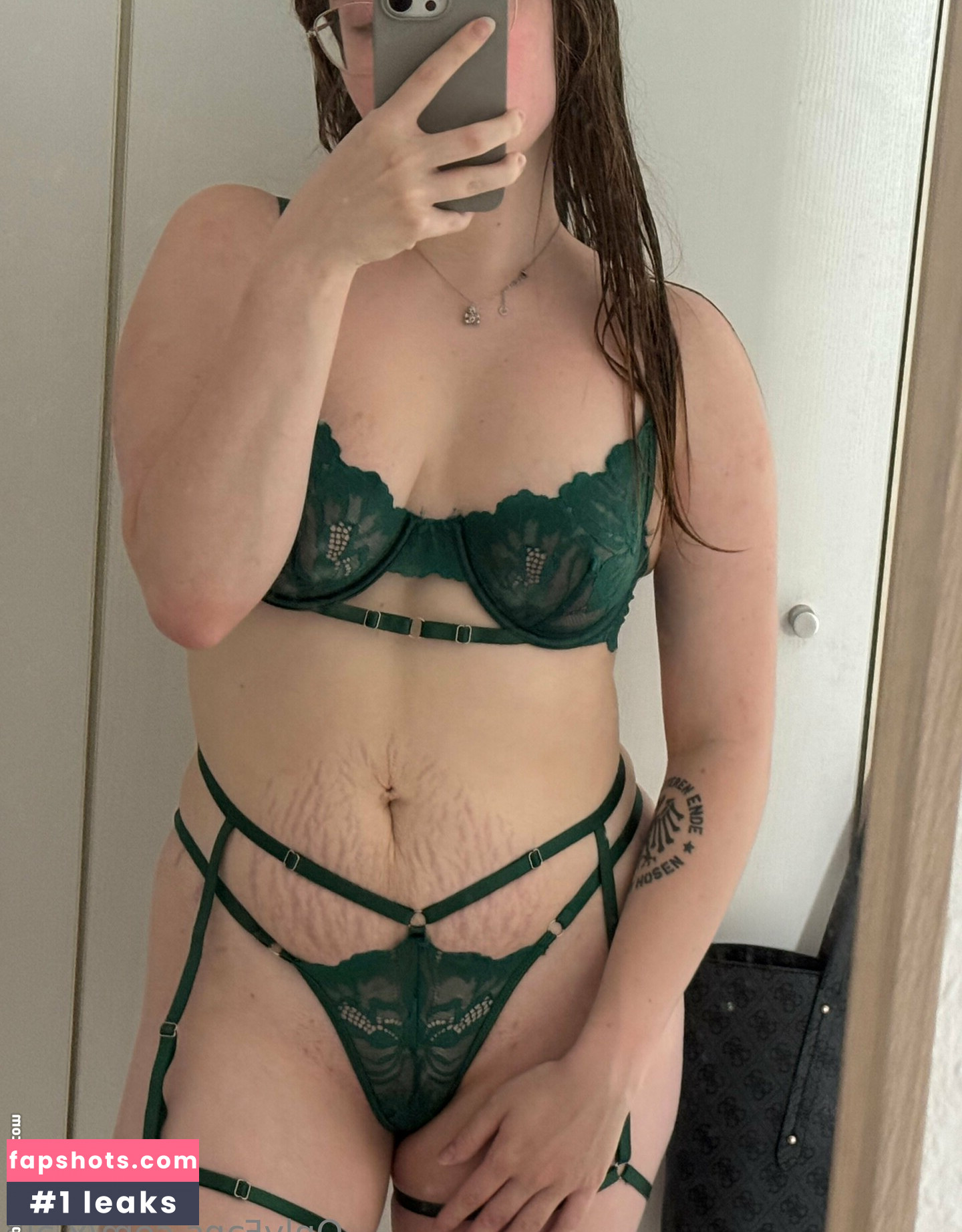 x.aia nude babe gallery