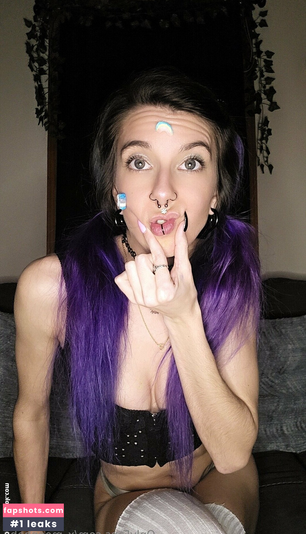 x_moonbaby gallery photo #5