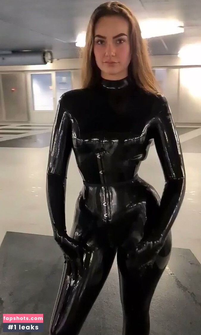 xamazoneve nude babe gallery