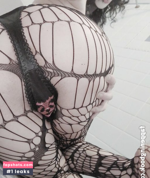 XannyTwix gallery photo #3