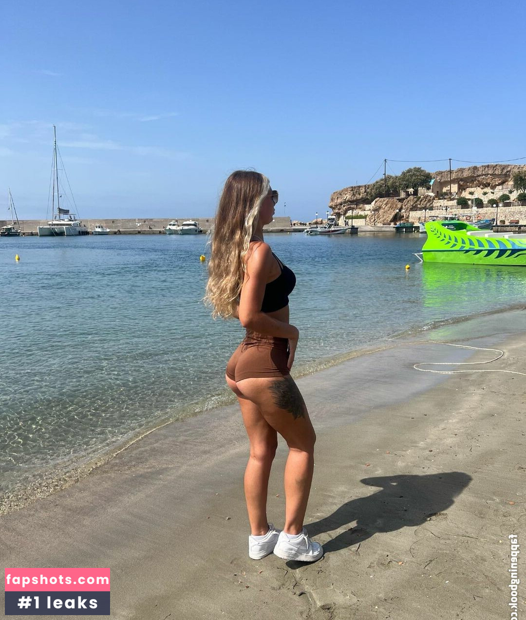 Xavia Brooke gallery photo #39