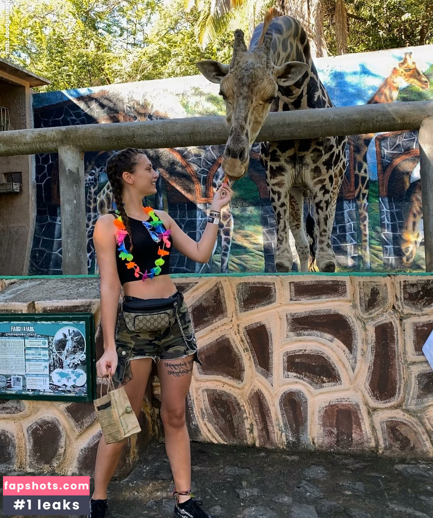 Xavia Brooke gallery photo #48