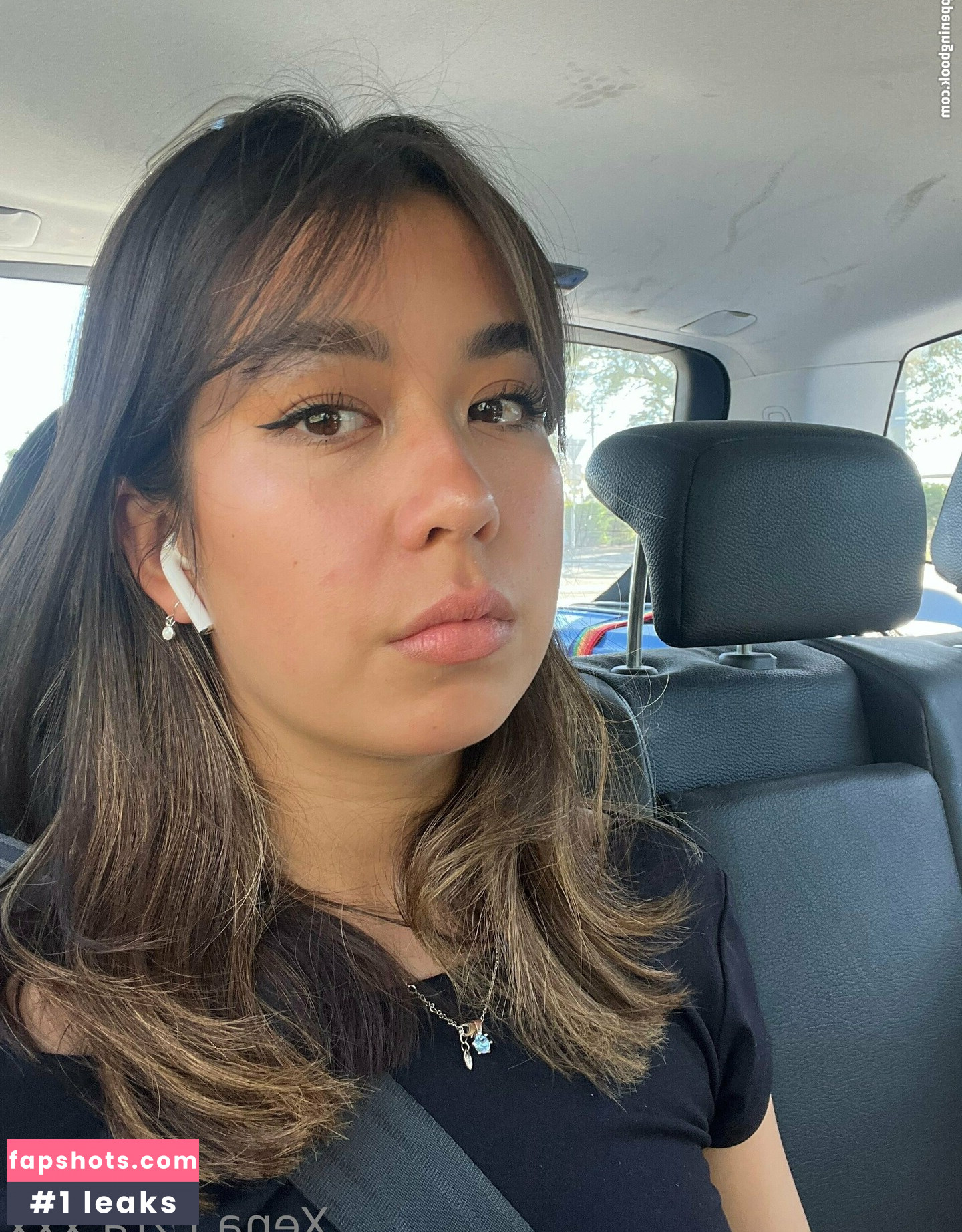 xena_ezra gallery photo #3