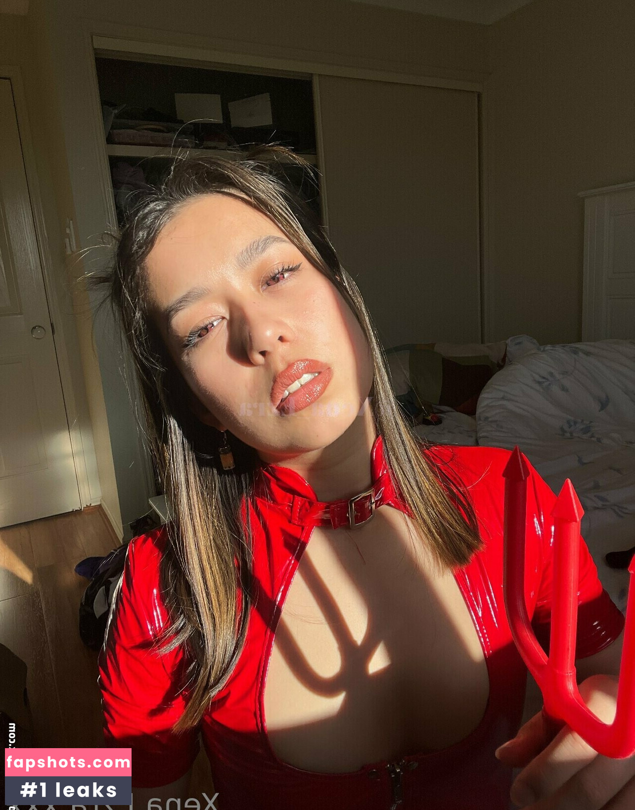 xena_ezra gallery photo #21