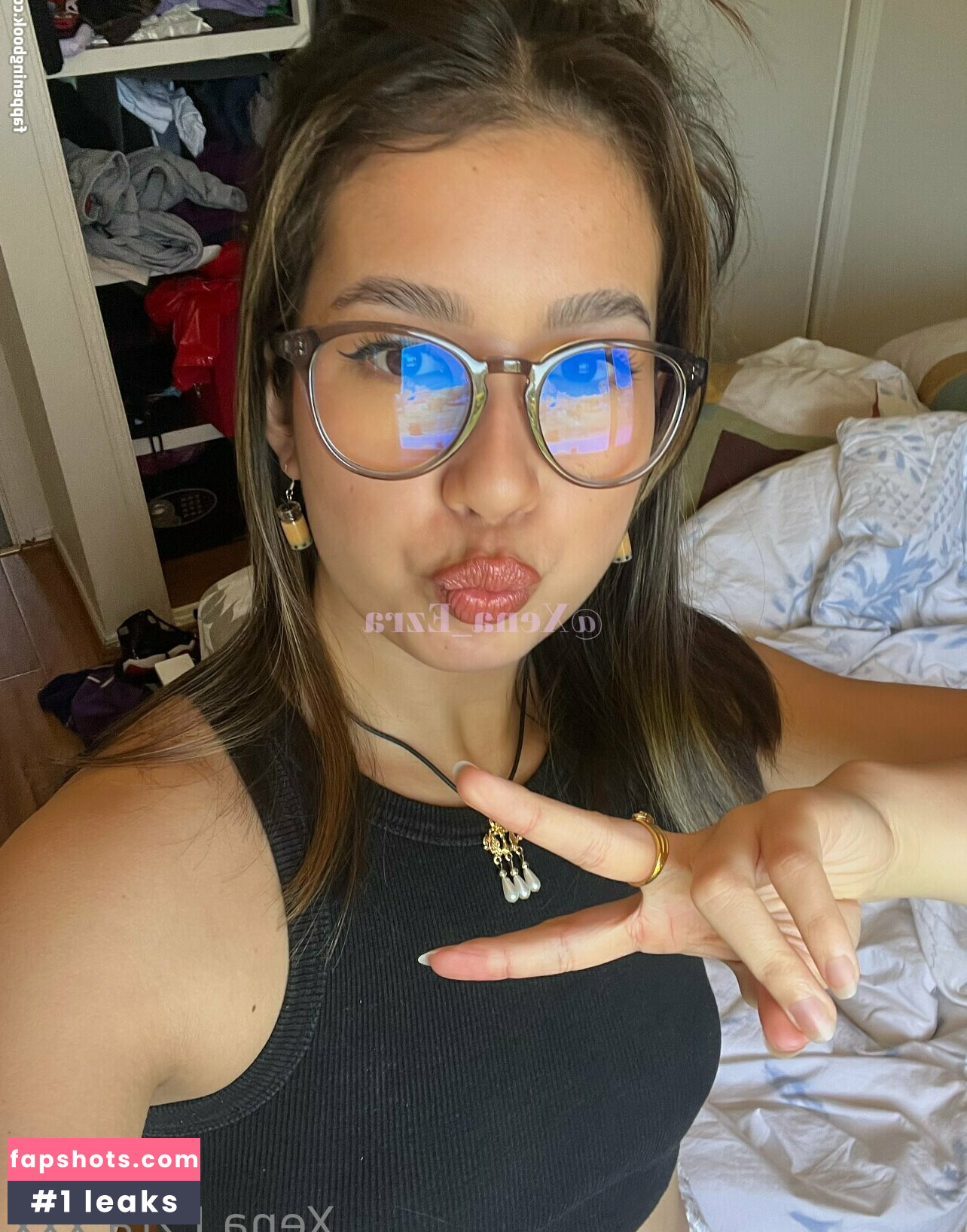 xena_ezra gallery photo #33