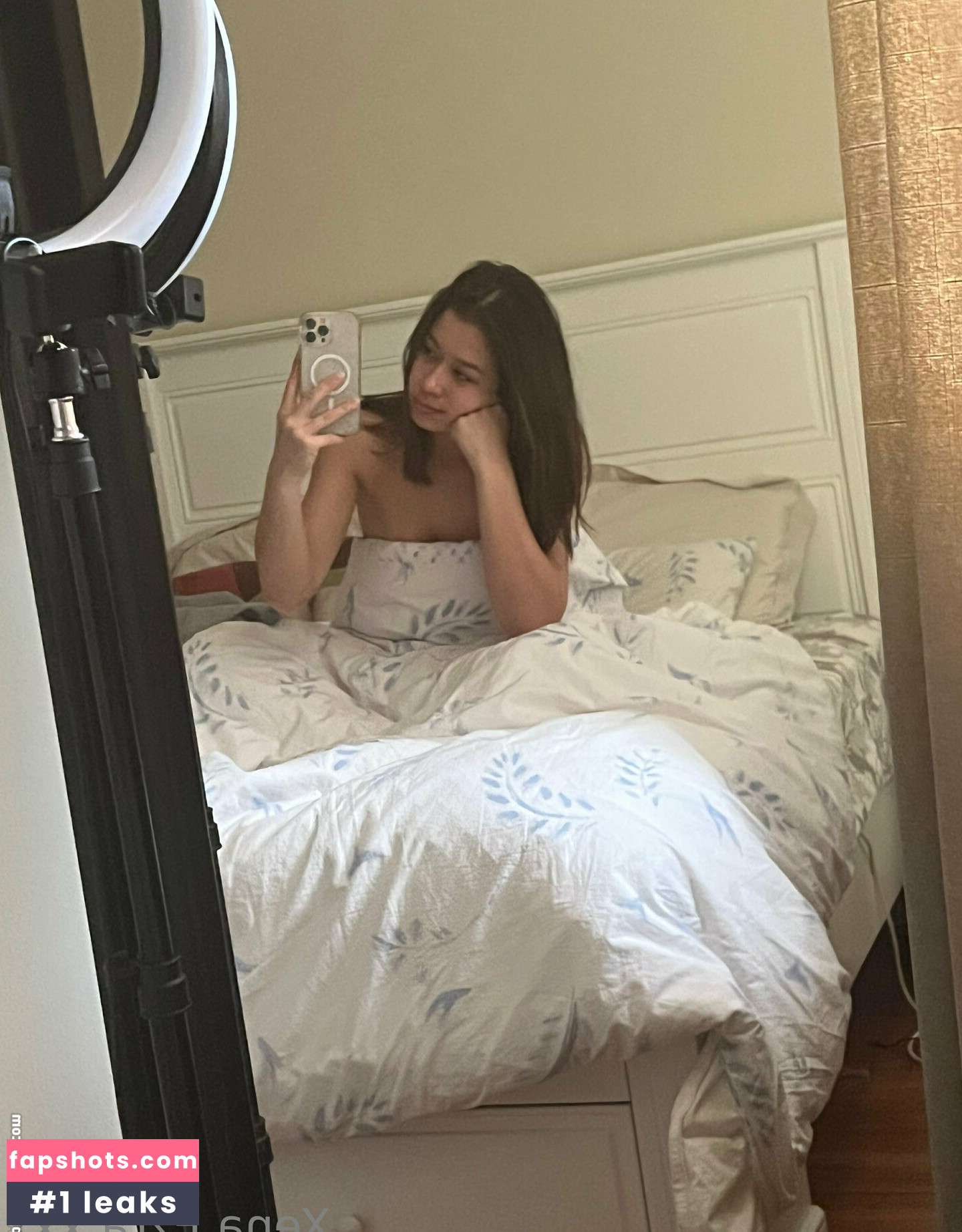 xena_ezra gallery photo #34