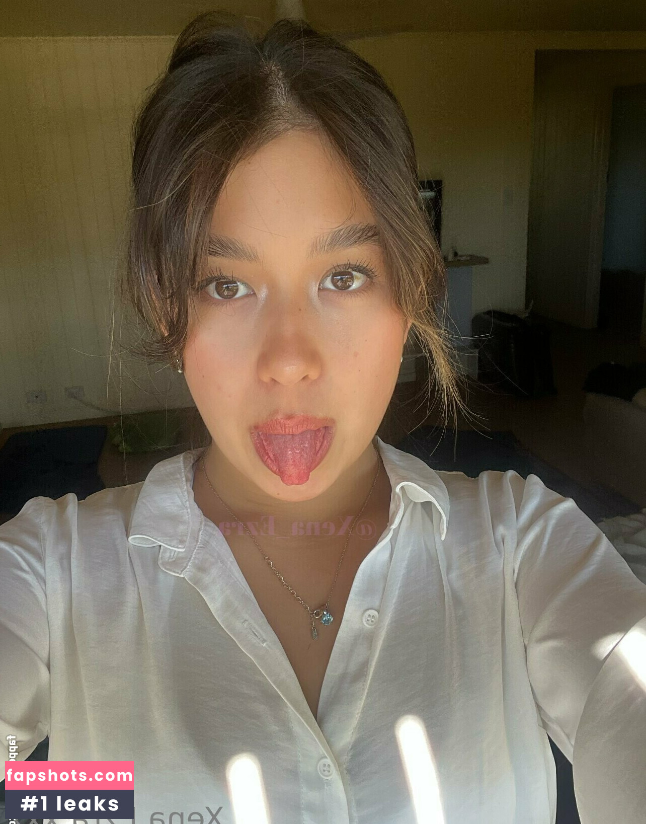 xena_ezra gallery photo #10