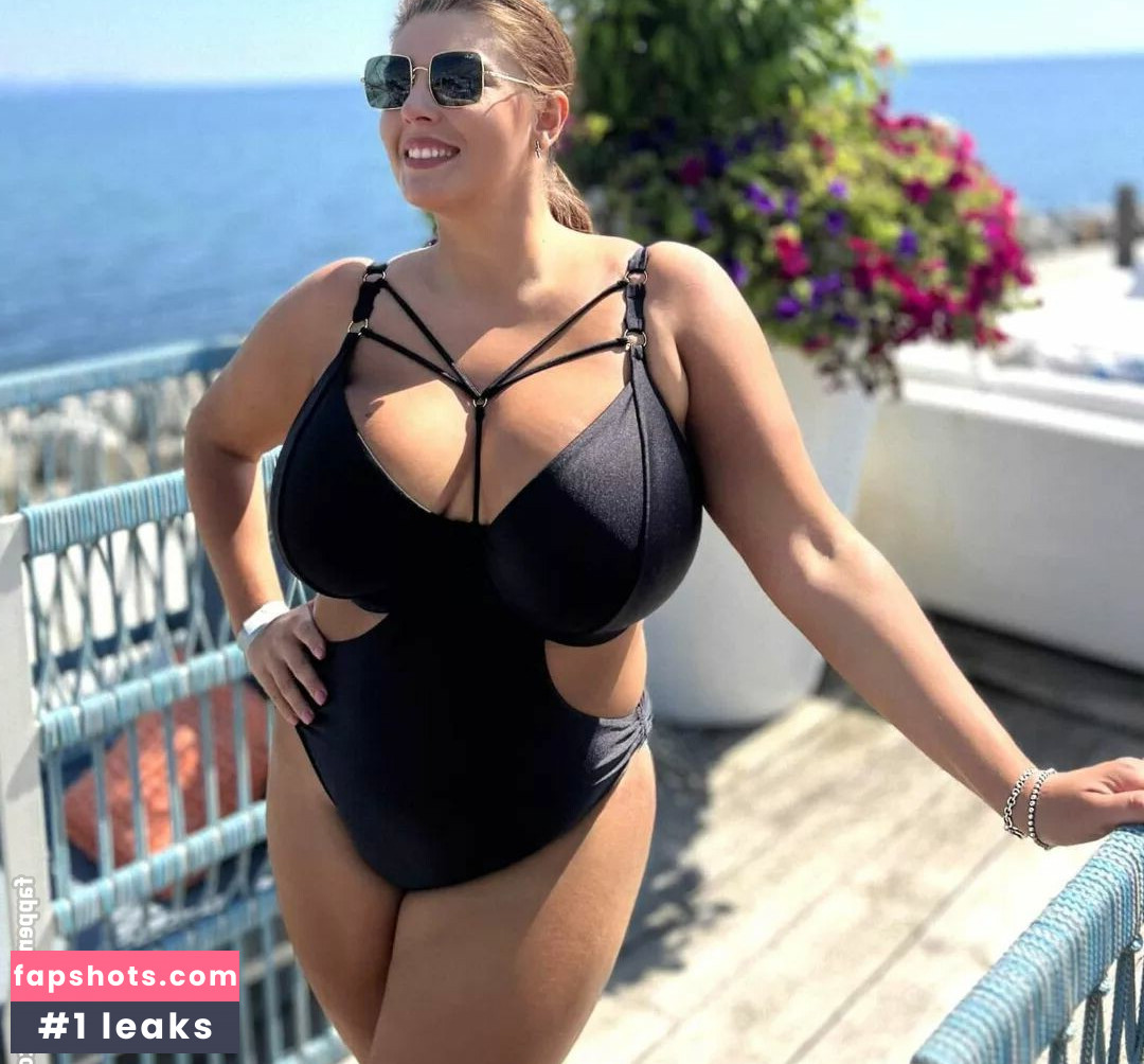 Xenia Wood gallery photo #9