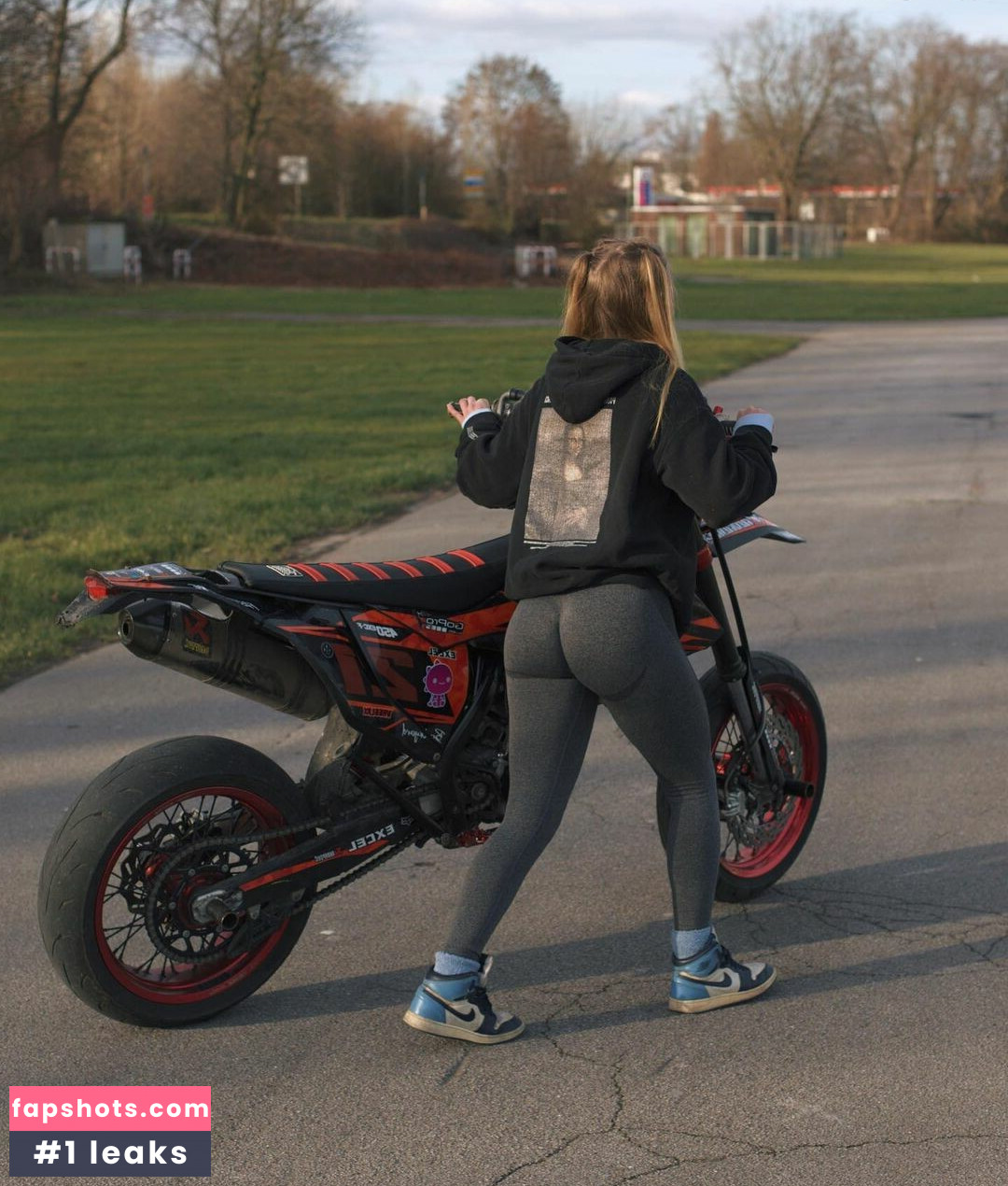 xh.elen.ax3 Filtración Desnuda OnlyFans Foto #12 - Fapshots