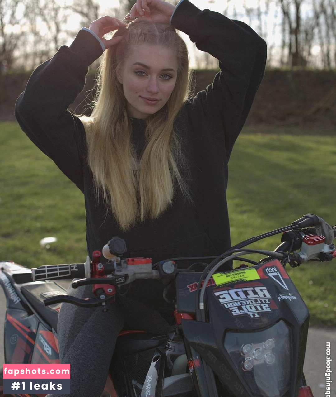 xh.elen.ax3 Nahé úniky fotek pouze od fanoušků #16 - Fapshots