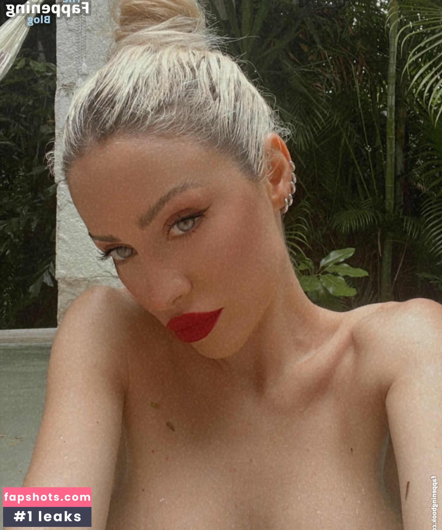 Xhoana X gallery photo #41