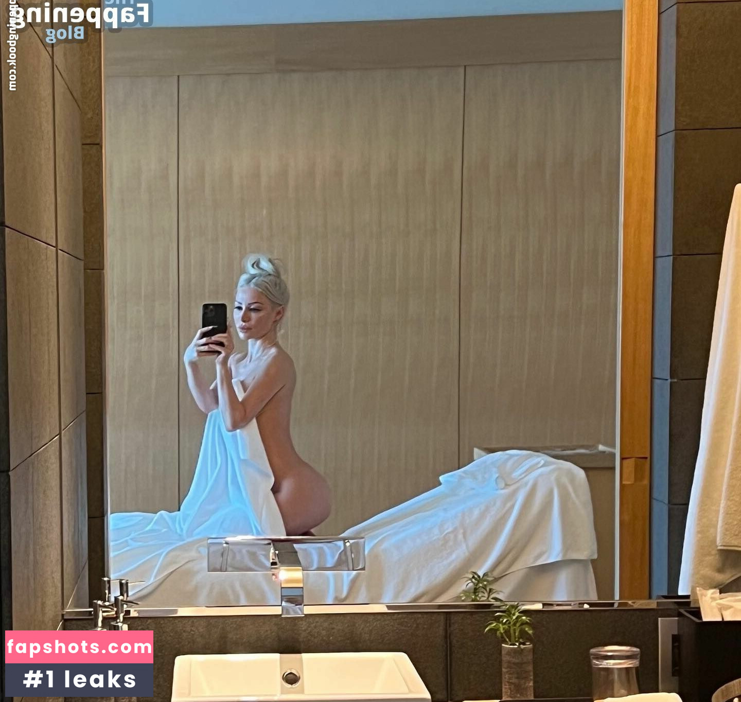 Xhoana X gallery photo #46