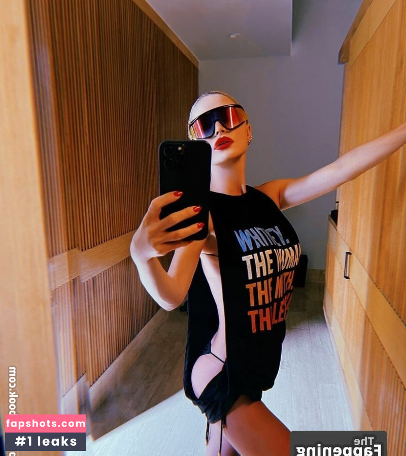 Xhoana X gallery photo #10