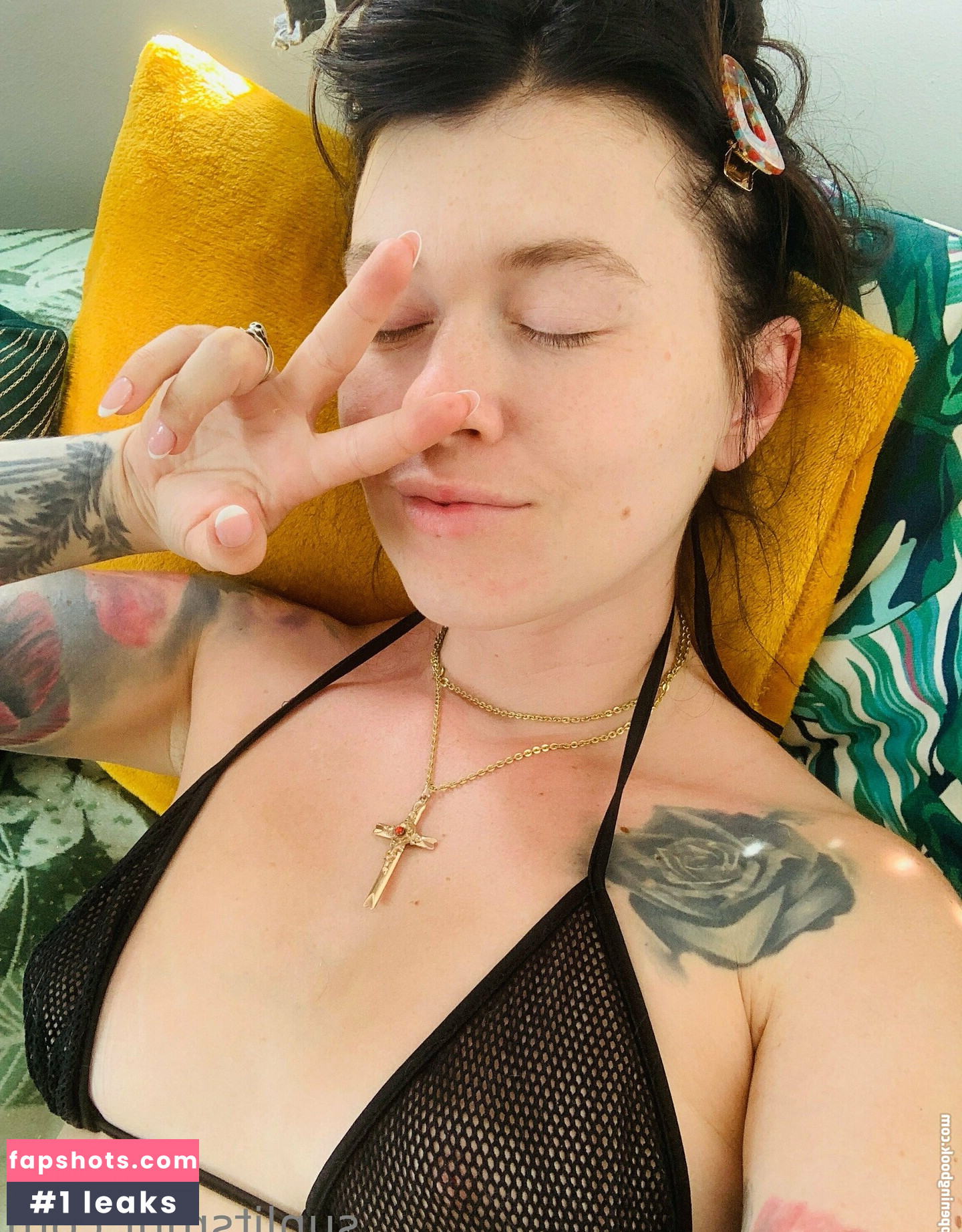 xmishacrossx gallery photo #12