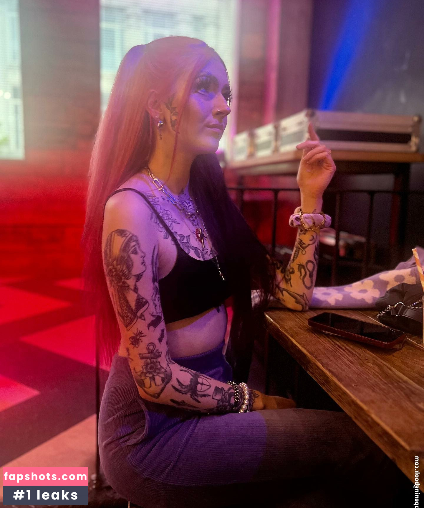 xo_nicolavictoria gallery photo #8