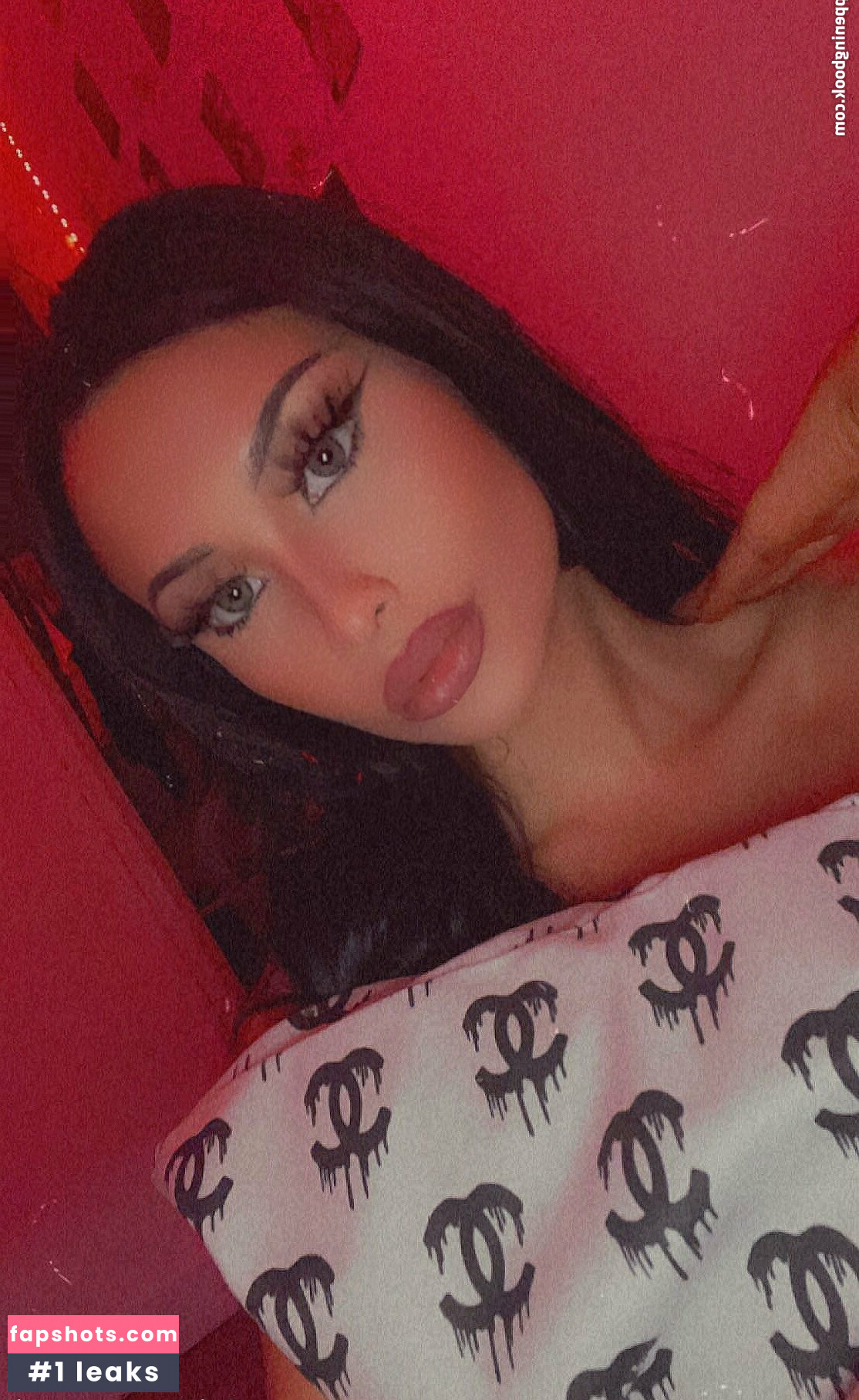 xoalii nude babe gallery