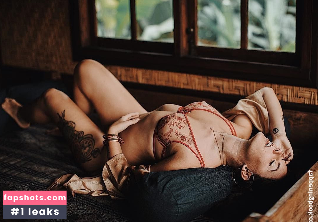 Xoe Zahara Nude Leaks OnlyFans Photos #10 - LeakJerk