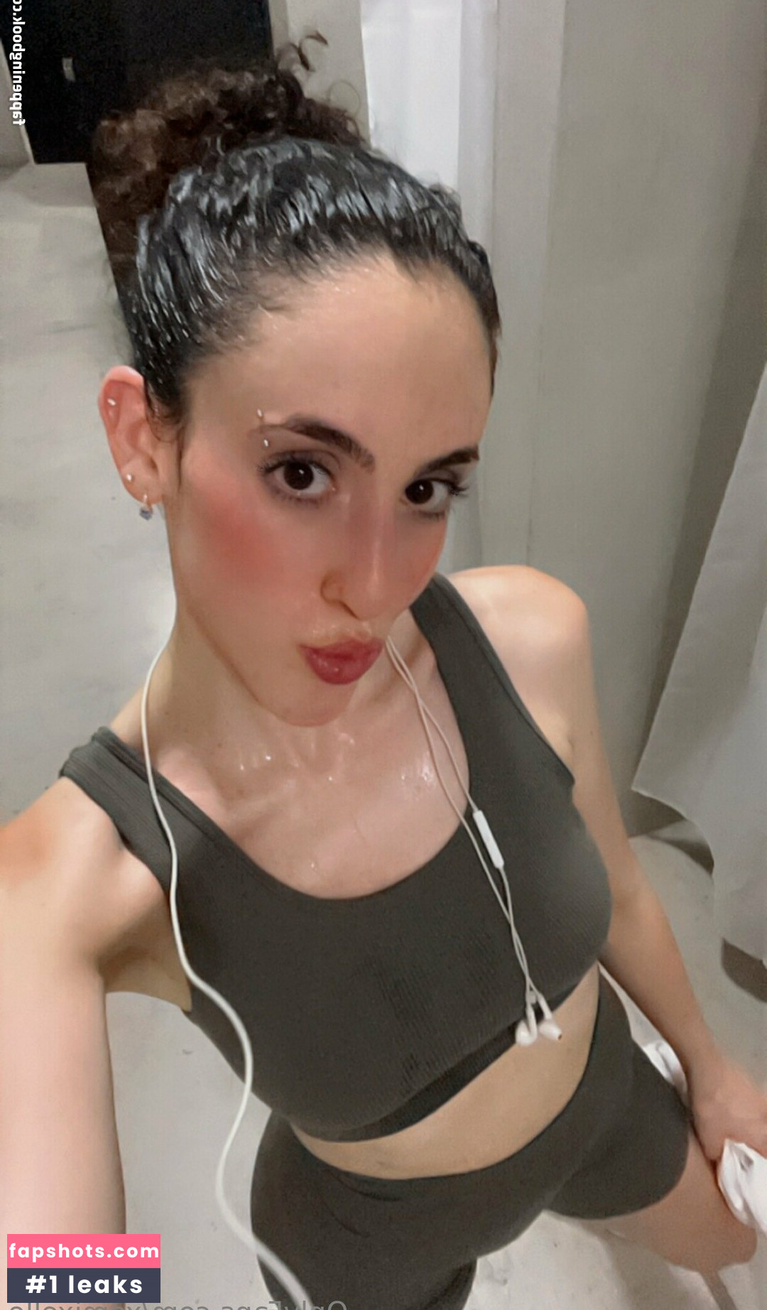 xomixelle gallery photo #25