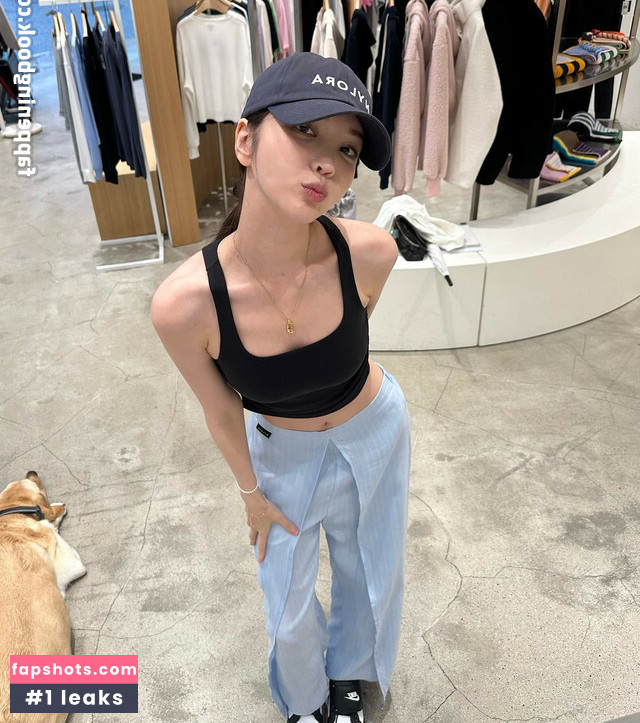 Xooos 수스 gallery photo #3